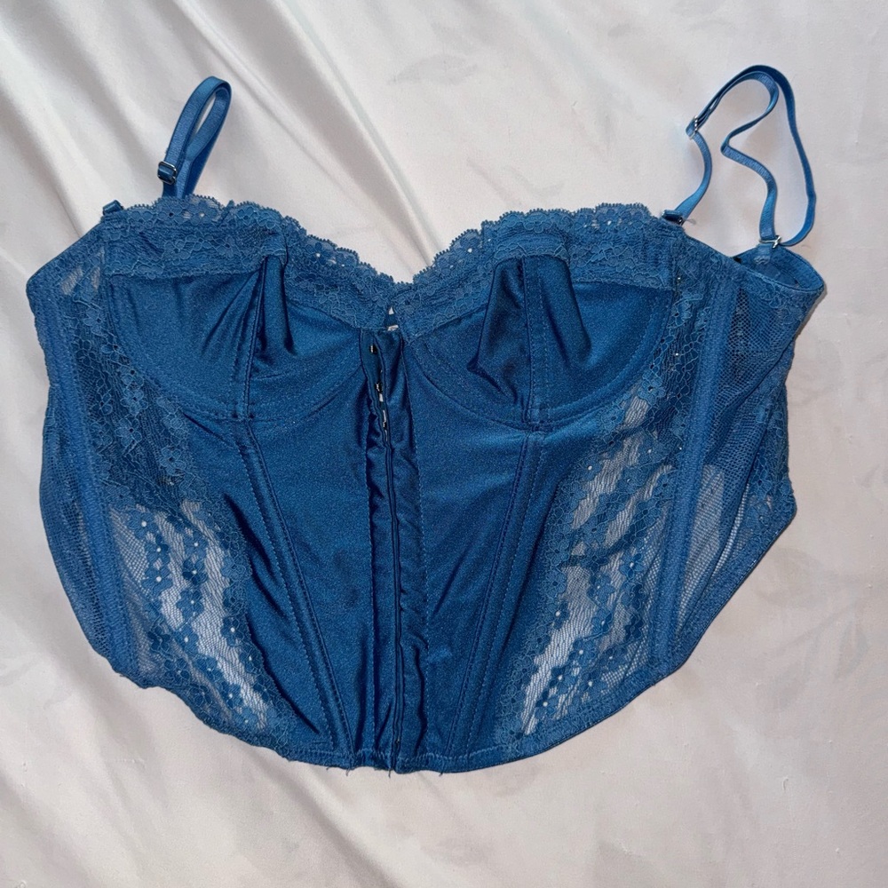 UO Bustier Top💙
